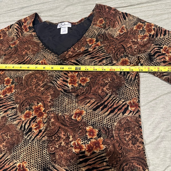 Elegant Brown Patterned Blouse - Picture 4 of 6